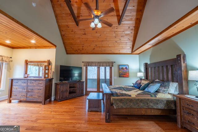 712 Meadow Run Court, Clarkesville, GA 30523