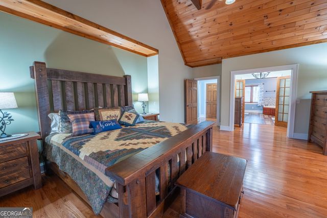 712 Meadow Run Court, Clarkesville, GA 30523