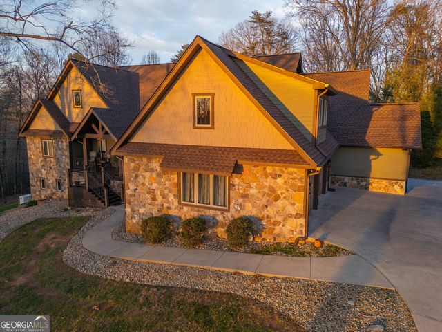 712 Meadow Run Court, Clarkesville, GA 30523