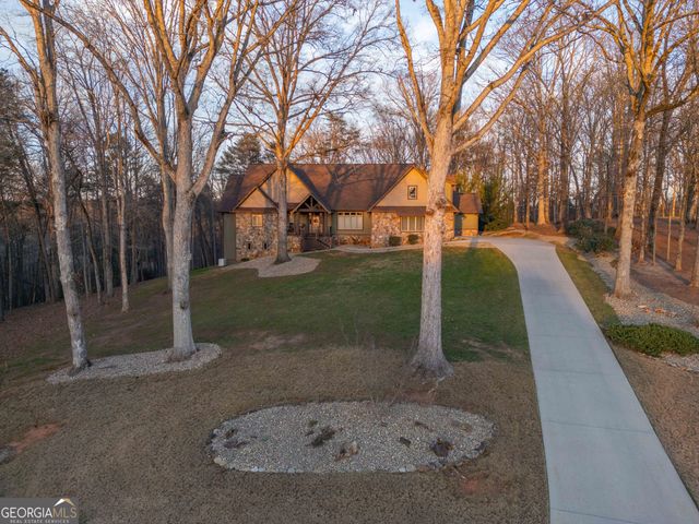 712 Meadow Run Court, Clarkesville, GA 30523