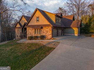 712 Meadow Run Court, Clarkesville, GA 30523