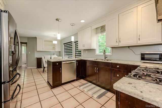 1127 Fordham Lane, Woodmere, NY 11598