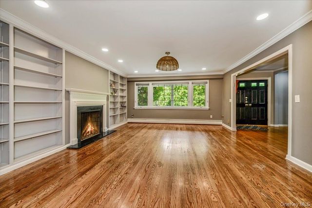 1127 Fordham Lane, Woodmere, NY 11598