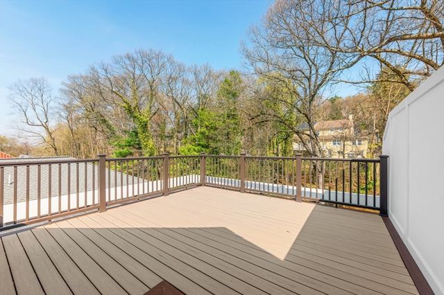 442 Lowell Ave 442, Newton, MA 02460