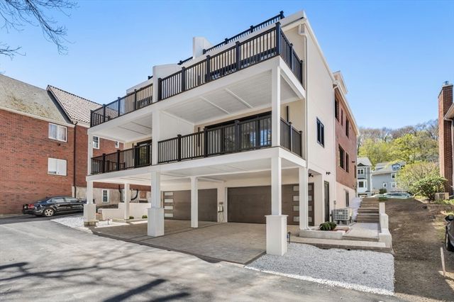 442 Lowell Ave 442, Newton, MA 02460