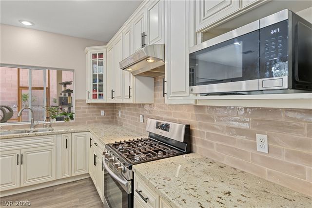 2033 Wandering Doe Lane, Las Vegas, NV 89134