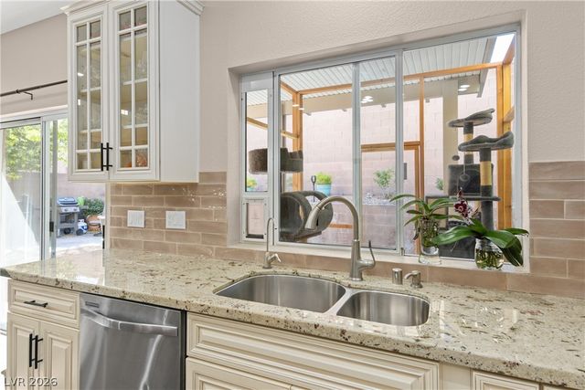 2033 Wandering Doe Lane, Las Vegas, NV 89134