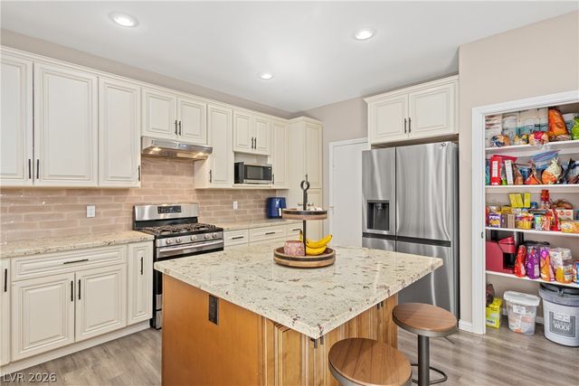 2033 Wandering Doe Lane, Las Vegas, NV 89134