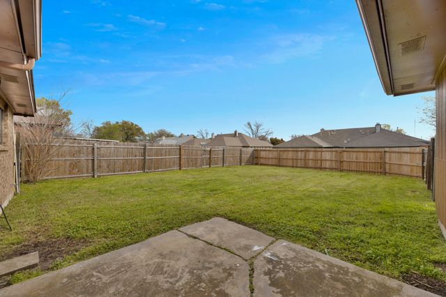 4534 Preston Trail Drive, Mesquite, TX 75150