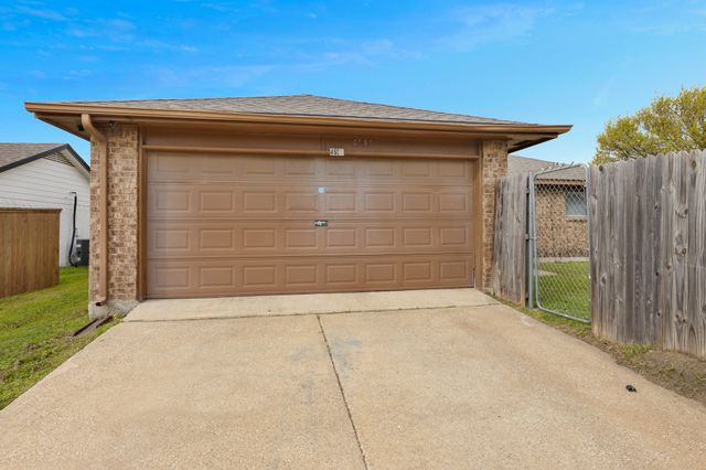 4534 Preston Trail Drive, Mesquite, TX 75150