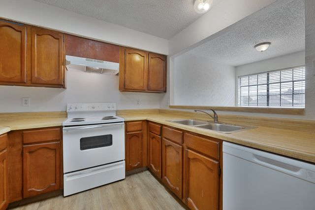 4534 Preston Trail Drive, Mesquite, TX 75150