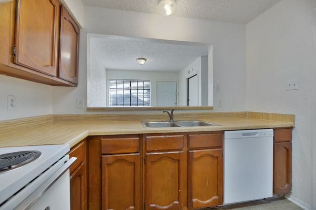 4534 Preston Trail Drive, Mesquite, TX 75150