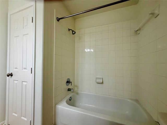 2710 Grants Lake Boulevard K2, Sugar Land, TX 77479