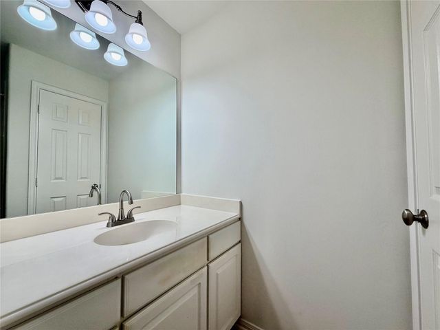 2710 Grants Lake Boulevard K2, Sugar Land, TX 77479