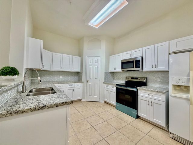 2710 Grants Lake Boulevard K2, Sugar Land, TX 77479