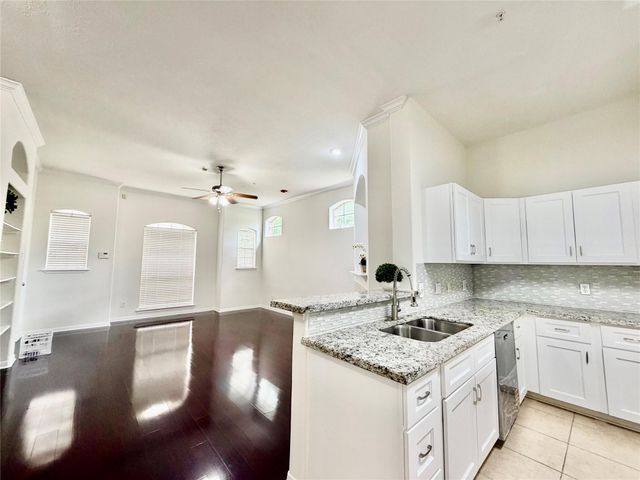 2710 Grants Lake Boulevard K2, Sugar Land, TX 77479