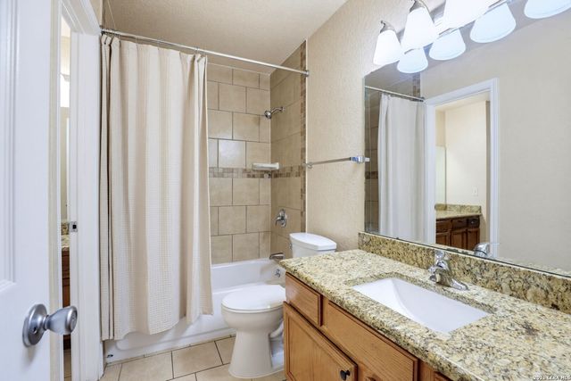 8619 8th St, Converse, TX 78109