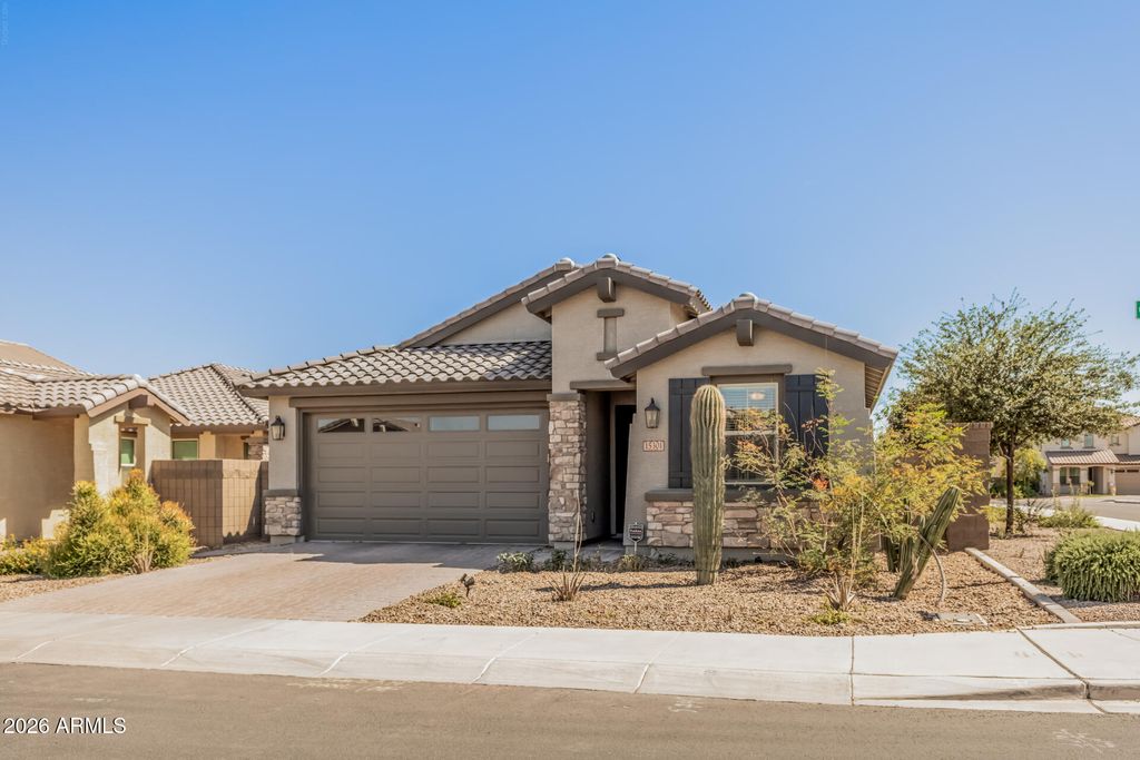 15301 W MORELAND Street, Goodyear, AZ 85338 — photo 2