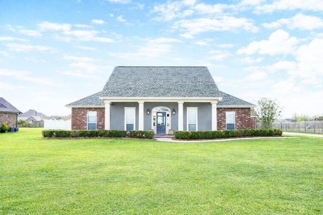 126 Cascade Dr. Sugar Ridge Rd, Thibodaux, LA 70301