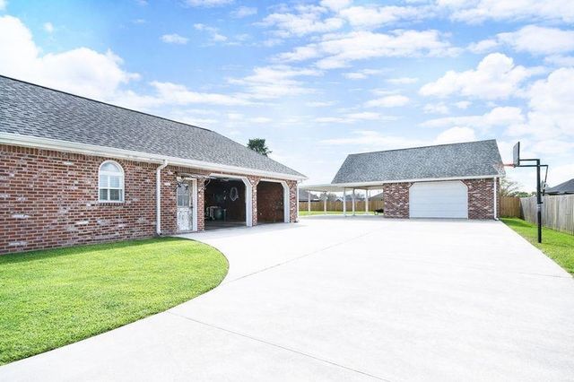 126 Cascade Dr. Sugar Ridge Rd, Thibodaux, LA 70301