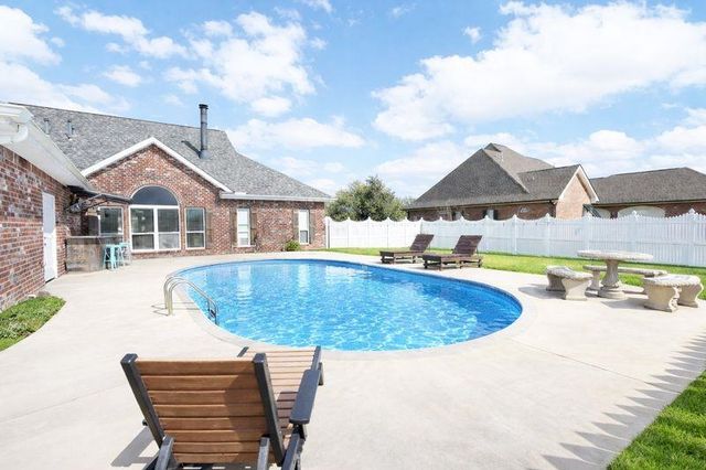 126 Cascade Dr. Sugar Ridge Rd, Thibodaux, LA 70301