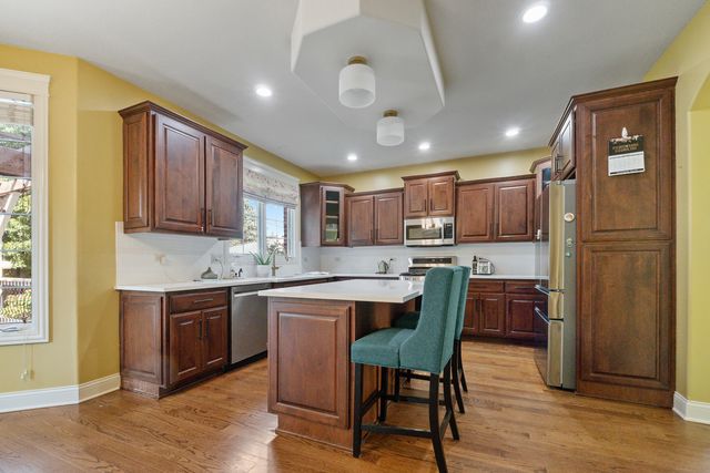 9304 SPROAT Street, Oak Lawn, IL 60453