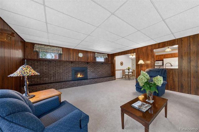 11220 Saar Drive, Sterling Heights, MI 48314
