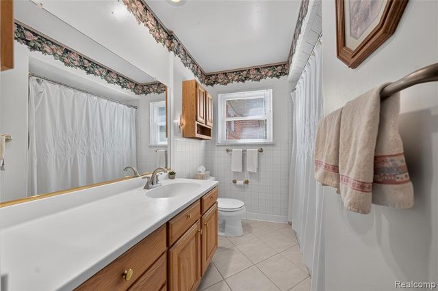 11220 Saar Drive, Sterling Heights, MI 48314