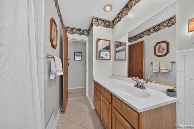 11220 Saar Drive, Sterling Heights, MI 48314