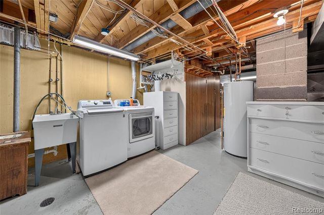 11220 Saar Drive, Sterling Heights, MI 48314