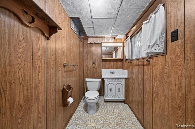 11220 Saar Drive, Sterling Heights, MI 48314