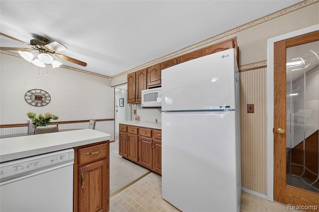 11220 Saar Drive, Sterling Heights, MI 48314