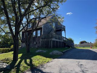 3 Buttonwood Street 1, Bristol, RI 02809