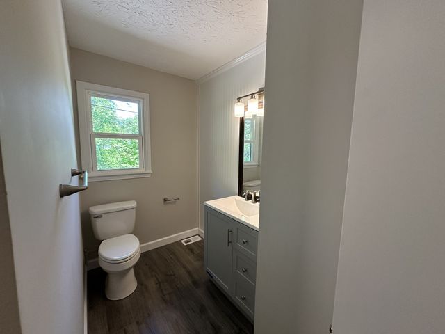198 Epperson Ave, Cookeville, TN 38506