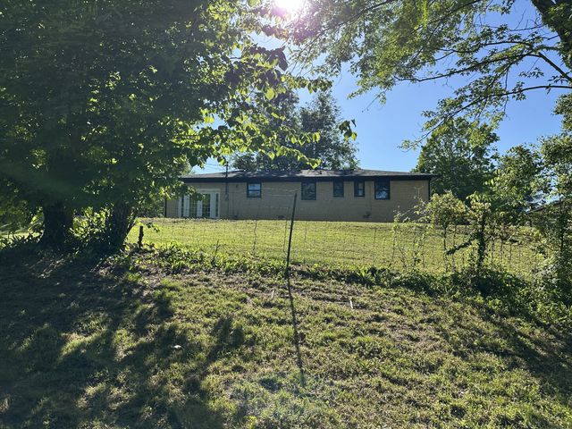198 Epperson Ave, Cookeville, TN 38506