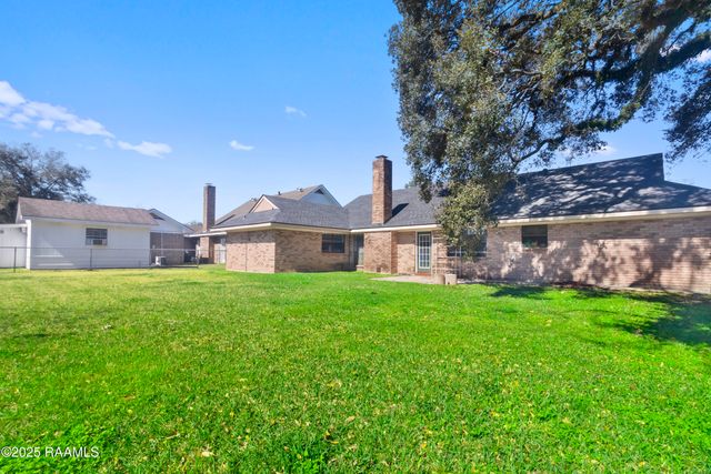 112 Kingswood Drive, Lafayette, LA 70501
