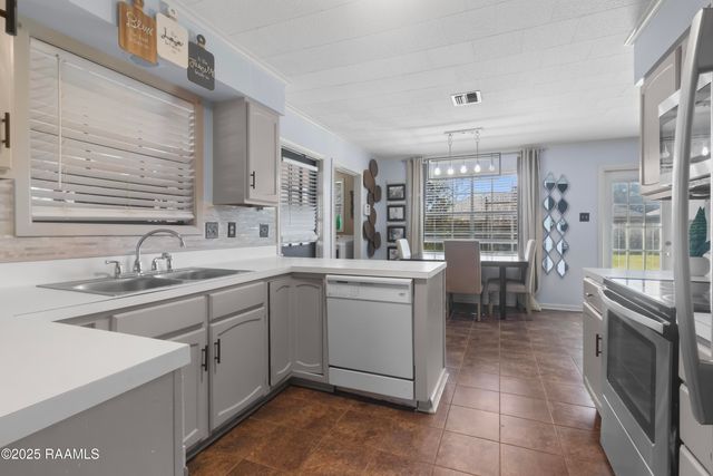 112 Kingswood Drive, Lafayette, LA 70501