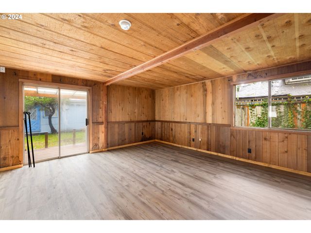 4311 K Pl, Seaview, WA 98644