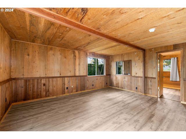 4311 K Pl, Seaview, WA 98644