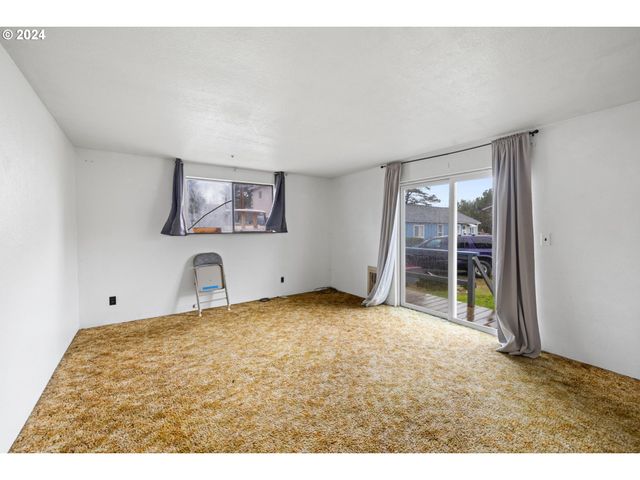 4311 K Pl, Seaview, WA 98644