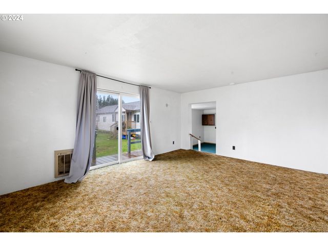 4311 K Pl, Seaview, WA 98644