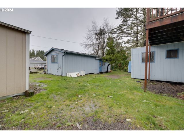 4311 K Pl, Seaview, WA 98644