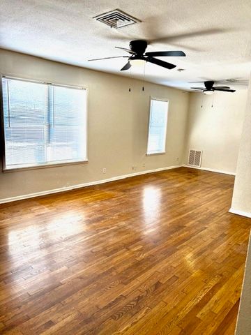 1045 Dolphin Pl, Corpus Christi, TX 78411