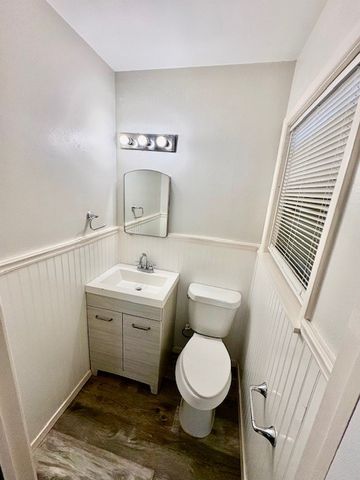 1045 Dolphin Pl, Corpus Christi, TX 78411