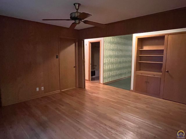 5008 SW 23rd ST, Topeka, KS 66614