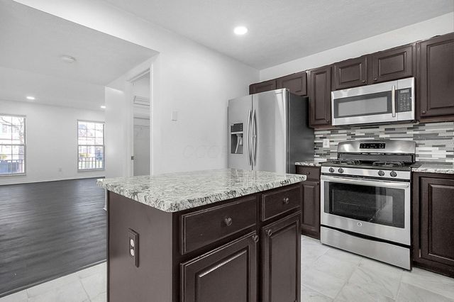 617 Arden Street, Lewis Center, OH 43035