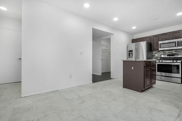 617 Arden Street, Lewis Center, OH 43035