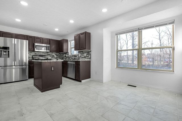 617 Arden Street, Lewis Center, OH 43035