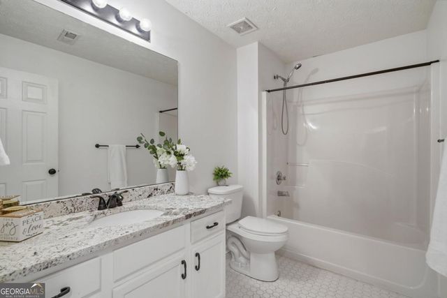 5828 Meadowfield Trace, Flowery Branch, GA 30542