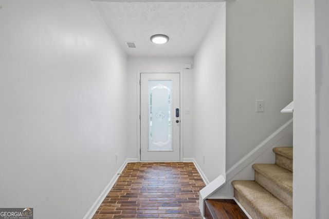 5828 Meadowfield Trace, Flowery Branch, GA 30542